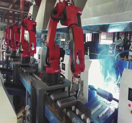 玩精细焊接，智能焊接机器人与人工焊接哪个好?