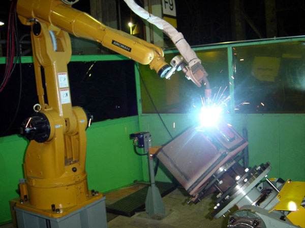 智能焊接机器人冲压机械手是如何控制操作